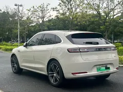 2025 Aito M5 EREV Ultra 4WD, белый — фото 10