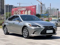 2022 Lexus ES 200 Excellence — фото 3