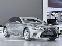 2021 Lexus LS 500h Luxury — фото 3