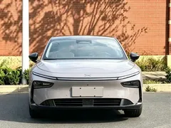 2024 Xpeng P7+ Long Range Max — фото 2