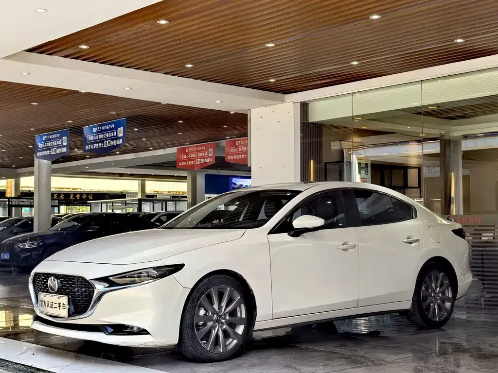 2022 Mazda 3 2.0L AT