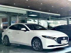 2022 Mazda 3 2.0L AT, белый — фото 3