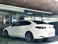 2022 Mazda 3 2.0L AT, белый — фото 8