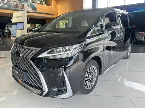 2020 Lexus LM 300h 7-seat