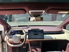 2023 Zeekr X 4WD YOU 4-seat, белый — фото 11