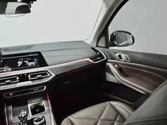 2022 BMW X5 30Li Premium M Sport Package, чёрный — фото 10