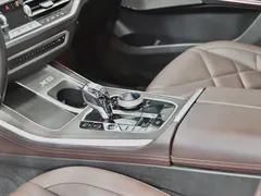 2022 BMW X5 30Li Premium M Sport Package, чёрный — фото 14
