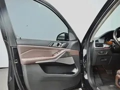 2022 BMW X5 30Li Premium M Sport Package, чёрный — фото 18