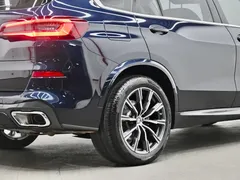 2022 BMW X5 30Li Premium M Sport Package, чёрный — фото 32
