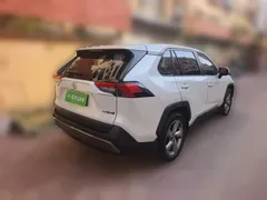 2021 Toyota RAV4 2.0L CVT 2WD Fashion, белый — фото 4
