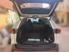 2021 Toyota RAV4 2.0L CVT 2WD Fashion, белый — фото 15