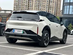 2023 Zeekr X RWD ME 5-seat, белый — фото 7