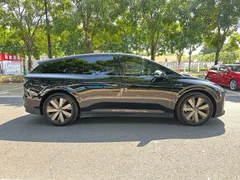 2025 Li Auto i6 4WD Standard, чёрный — фото 10
