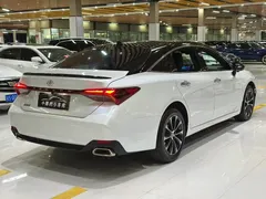 2022 Toyota Avalon 2.5L Luxury, белый — фото 9
