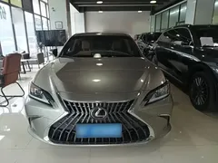 2023 Lexus ES 200 Excellence — фото 3