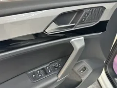 2022 Volkswagen Tayron 280TSI 2WD Luxury, белый — фото 16