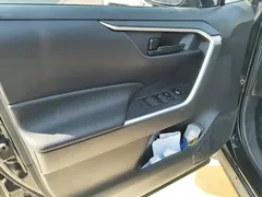2022 Toyota Wildlander 2.0L CVT 2WD Leading, чёрный — фото 7