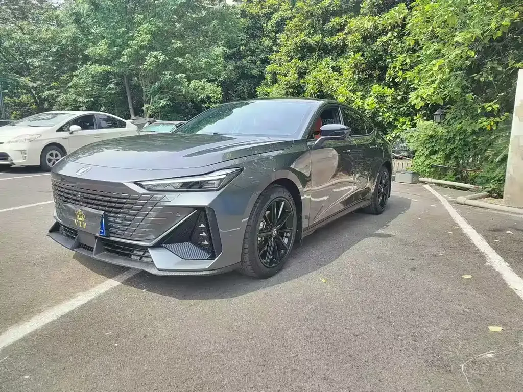 2022 Changan UNI-V 1.5T Premium