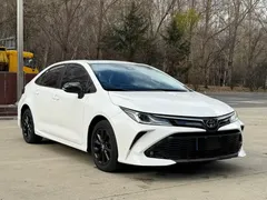 2021 Toyota Corolla TNGA 1.5L CVT GR Sport, белый — фото 3