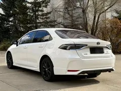 2021 Toyota Corolla TNGA 1.5L CVT GR Sport, белый — фото 7