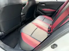 2021 Toyota Corolla TNGA 1.5L CVT GR Sport, белый — фото 11