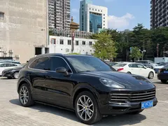2022 Porsche Cayenne 3.0T Platinum, чёрный — фото 3