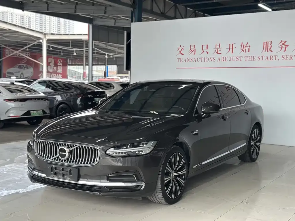 2023 Volvo S90
