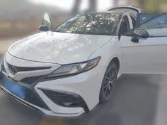 2021 Toyota Camry 2.0S Fashion, белый — фото 1