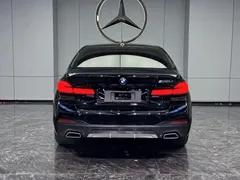 2021 BMW 5 Series 530Li Premium M Sport Package, чёрный — фото 8