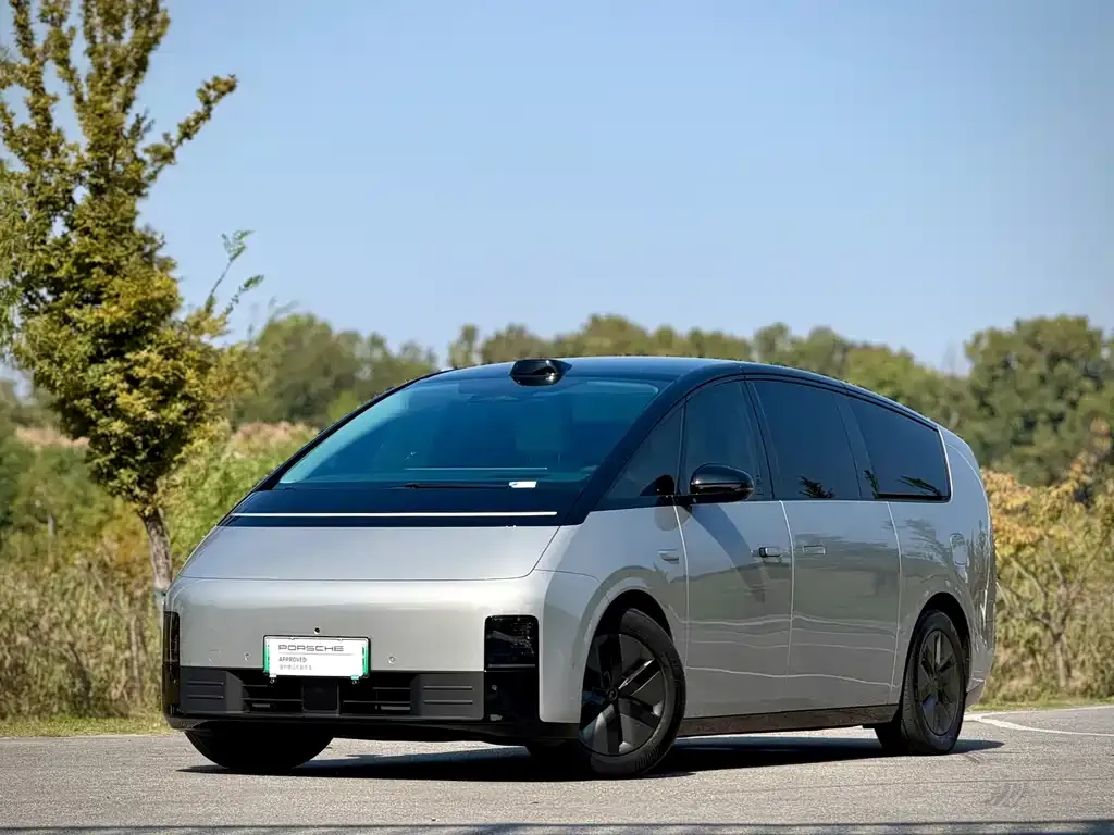 2024 Li Auto MEGA Ultra