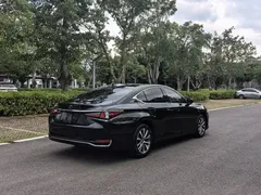 2020 Lexus ES 200 Excellence, чёрный — фото 6