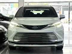 2021 Toyota Sienna 2.5L Hybrid Premium, белый — фото 2