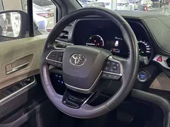 2021 Toyota Sienna 2.5L Hybrid Premium, белый — фото 8