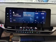 2021 Toyota Sienna 2.5L Hybrid Premium, белый — фото 14