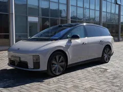 2025 Li Auto i8 Standard — фото 1