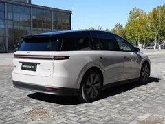 2025 Li Auto i8 Standard — фото 5