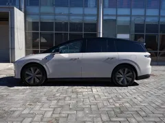 2025 Li Auto i8 Standard — фото 8