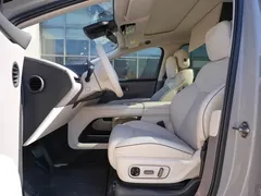 2025 Li Auto i8 Standard — фото 13