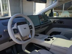 2025 Li Auto i8 Standard — фото 14