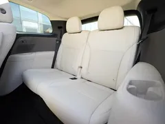 2025 Li Auto i8 Standard — фото 16