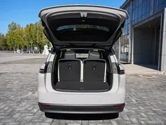 2025 Li Auto i8 Standard — фото 17