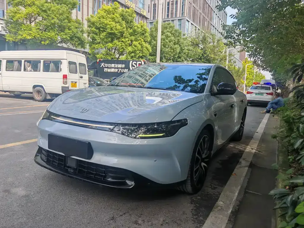 2023 Leapmotor C01 EV 630 4WD Performance