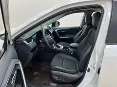 2021 Toyota RAV4 2.0L CVT 2WD Fashion, белый — фото 7