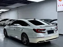 2022 Honda Accord 260TURBO Premium, белый — фото 23