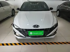 2022 Hyundai Elantra 240TGDi DCT LUX Premium, белый — фото 3