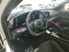 2022 Hyundai Elantra 240TGDi DCT LUX Premium, белый — фото 10