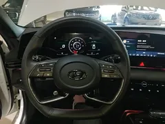 2022 Hyundai Elantra 240TGDi DCT LUX Premium, белый — фото 11