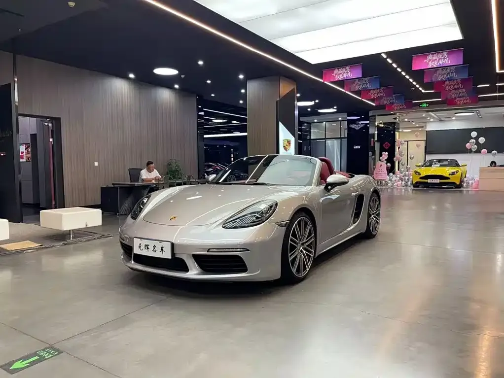 2022 Porsche 718 Boxster 2.0T