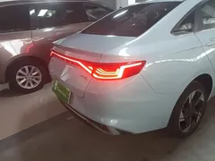 2022 Geely Emgrand L HiP 1.5TD-DHT PHEV Pro 100KM Super, белый — фото 8
