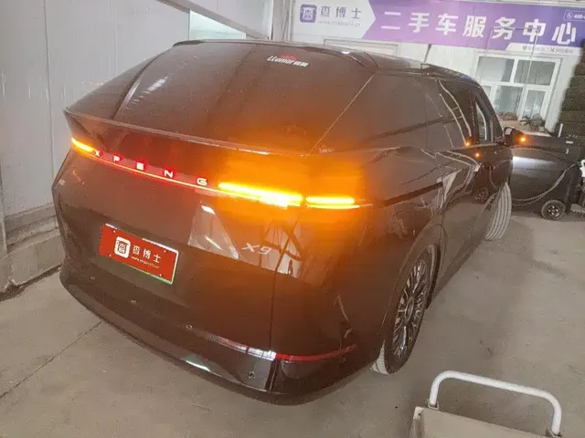 2025 Xpeng X9 EV 650 Long Range Max